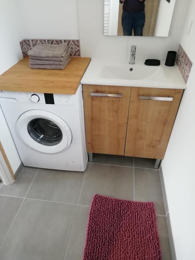 Charmante Maison Neuve Au Lac D'オータン エクステリア 写真